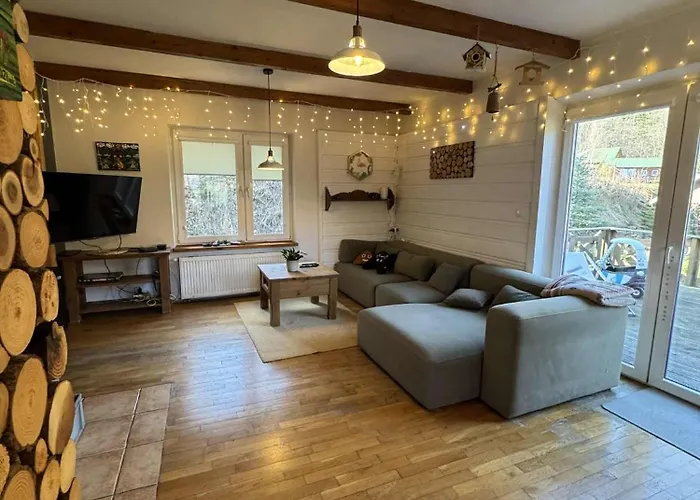 Pod Leskowcem - - Pod Wynajem * Jaszczurowa