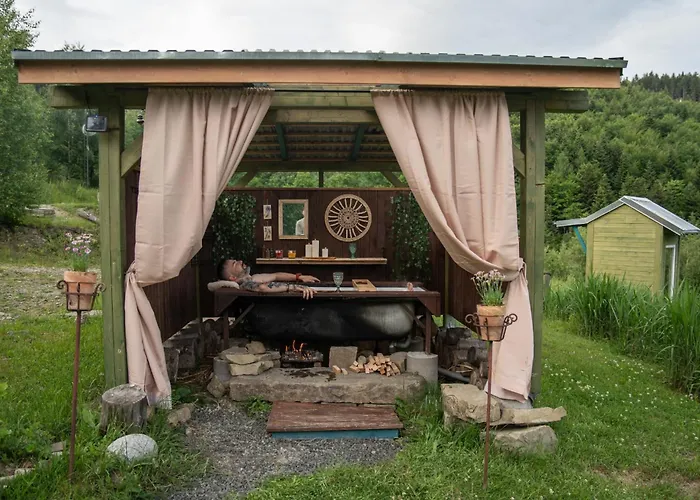 Pod Leskowcem - - Pod Wynajem * Jaszczurowa