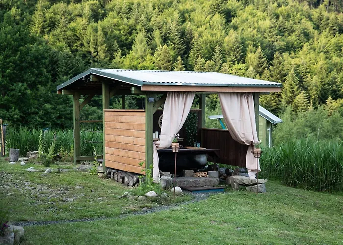 Pod Leskowcem - - Pod Wynajem